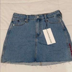 NWT Calvin Klein Mid rise mini skirt